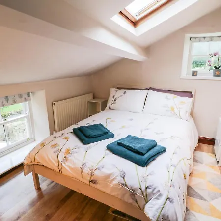 Holiday home Hollyside Cottage York