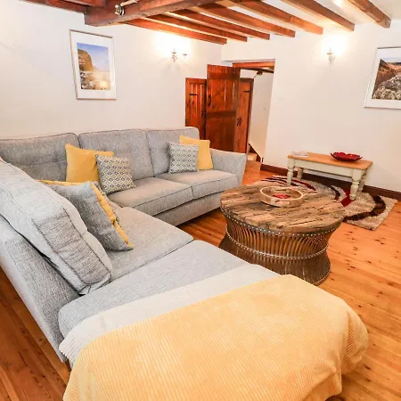 Hollyside Cottage