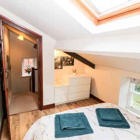 Holiday home Hollyside Cottage York