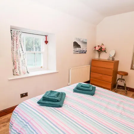 Holiday home Hollyside Cottage York